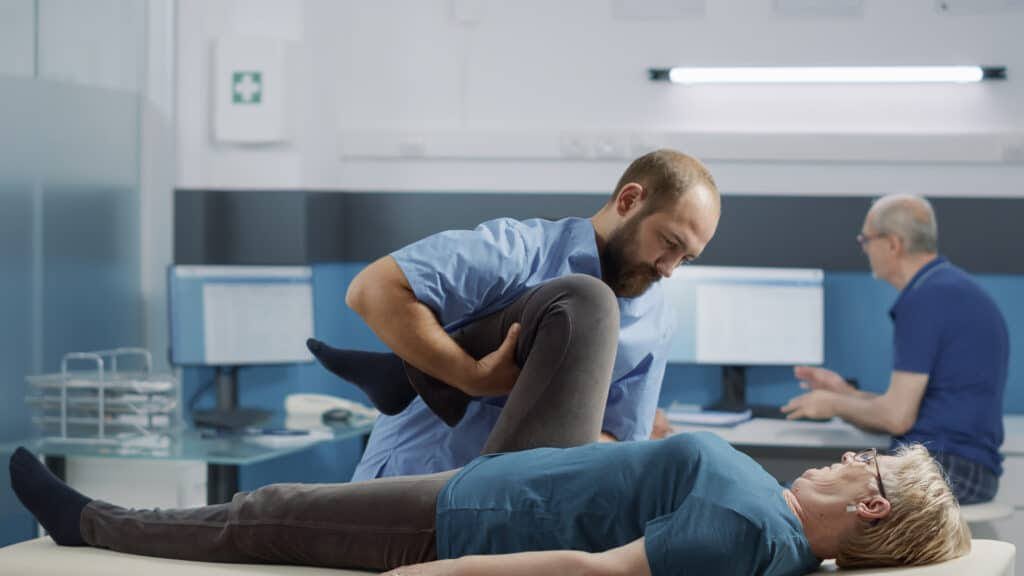  DIPLOMA COURSE IN PHYSIOTHERAPY TECHNICIAN	E